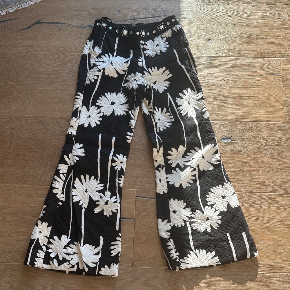 Vintage Stylish Black and White Floral pants